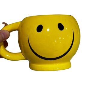 Happy face coffee mugs two sizes yellow & black ceramic tea cups collectibles